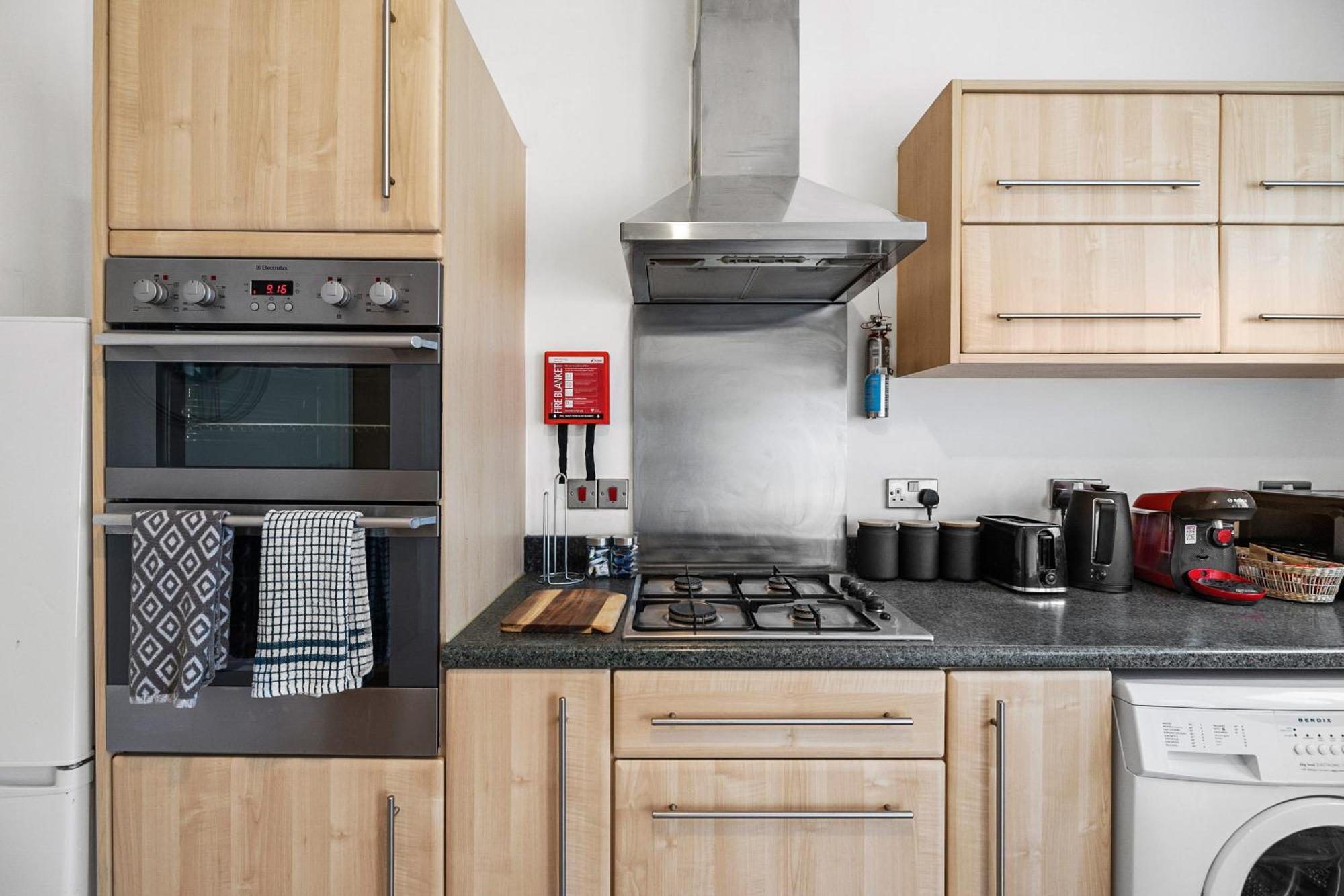 Spacious House By Quay - Sleeps 7 - Free Parking Plymouth Exteriér fotografie